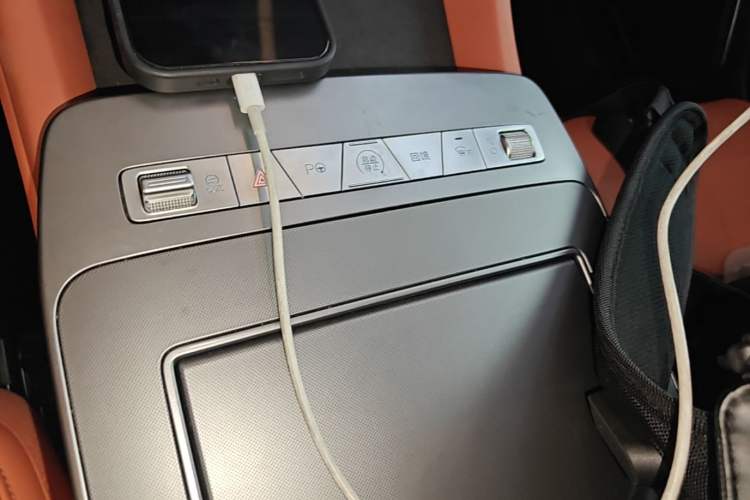 Used BYD Tang L 2025 EV 600KM All-Wheel-Drive LiDAR Flagship Model Interior 1