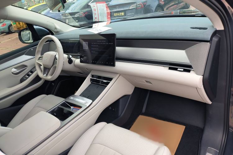 Used BYD Tang L 2025 DM 215KM LiDAR Flagship Model Interior 11