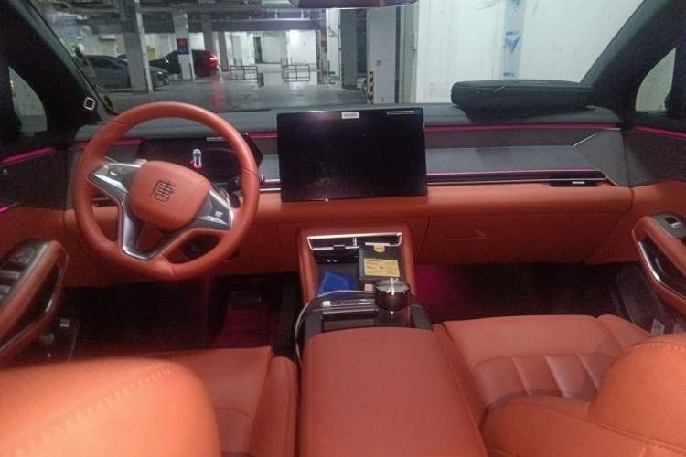 Used BYD Tang L 2025 DM 175KM Drone Player Edition Interior 2