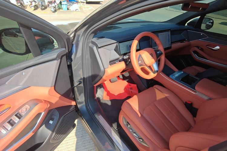 Used BYD Tang L 2025 EV 670KM LiDAR Flagship Version Interior 3