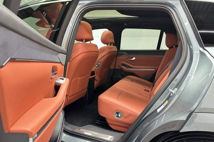 Used BYD Tang L 2025 DM 175KM Drone Player Edition Interior 3