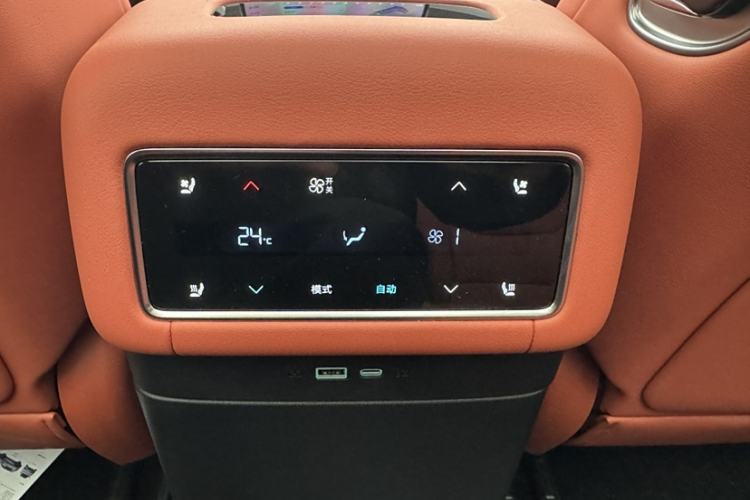 Used BYD Tang L 2025 EV 600KM All-Wheel-Drive LiDAR Flagship Model Interior 4