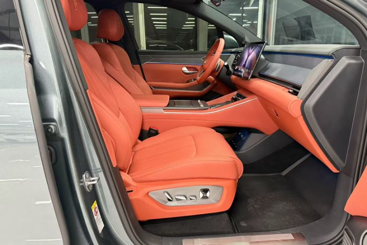 Used BYD Tang L 2025 DM 175KM Drone Player Edition Interior 4