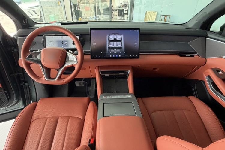 Used BYD Tang L 2025 DM 175KM Drone Player Edition Interior 5