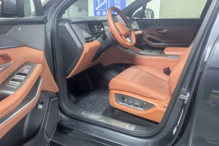 Used BYD Tang L 2025 EV 600KM All-Wheel-Drive LiDAR Flagship Model Interior 5