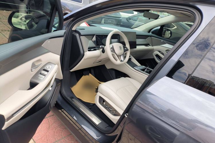 Used BYD Tang L 2025 DM 215KM LiDAR Flagship Model Interior 7