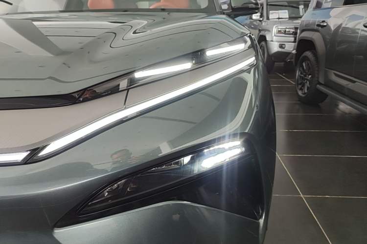 Used BYD Tang L 2025 DM 175KM Drone Player Edition Left Front Headlight