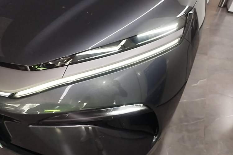 Used BYD Tang L 2025 DM 200KM Four-Wheel Drive LiDAR Flagship Model Left Front Headlight