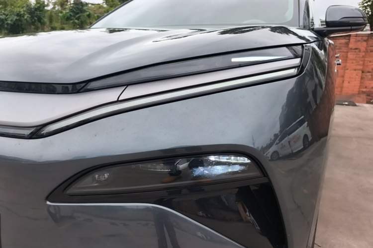 Used BYD Tang L 2025 EV with 670 km Range LiDAR and Premium Features Left Front Headlight