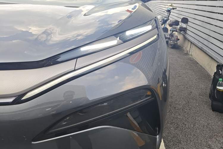 Used BYD Tang L 2025 DM 200KM Four-Wheel Drive LiDAR Flagship Model Left Front Headlight