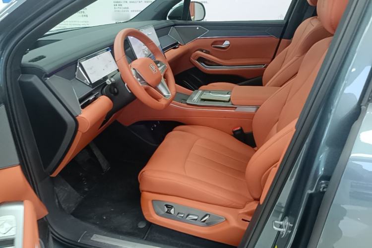 Used BYD Tang L 2025 DM 175KM Drone Player Edition Left Front Seat