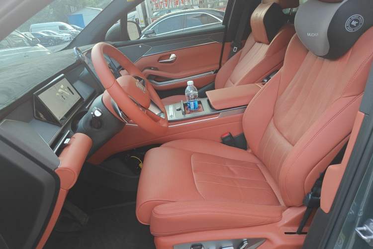 Used BYD Tang L 2025 DM 175KM Drone Player Edition Left Front Seat