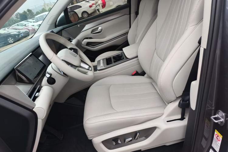 Used BYD Tang L 2025 EV with 670 km Range LiDAR and Premium Features Left Front Seat