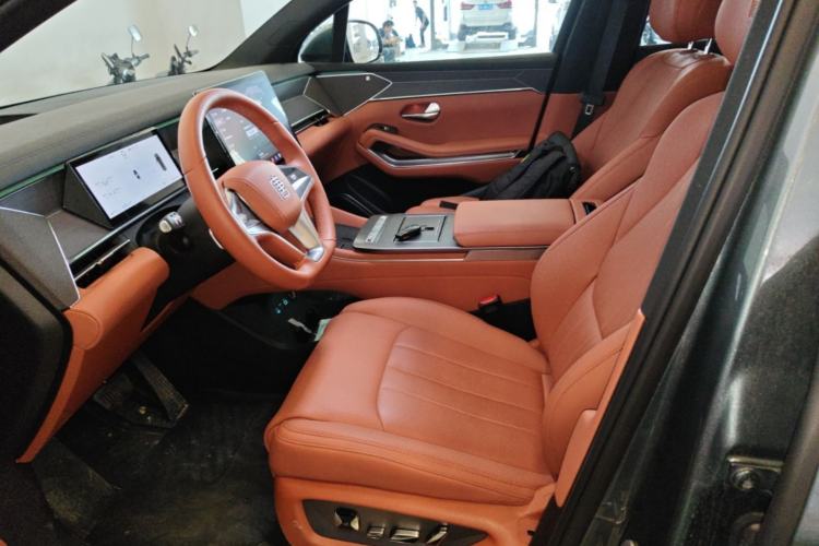 Used BYD Tang L 2025 DM 175KM Drone Player Edition Left Front Seat