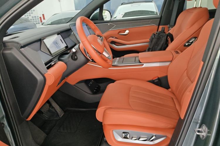 Used BYD Tang L 2025 DM 175KM Drone Player Edition Left Front Seat