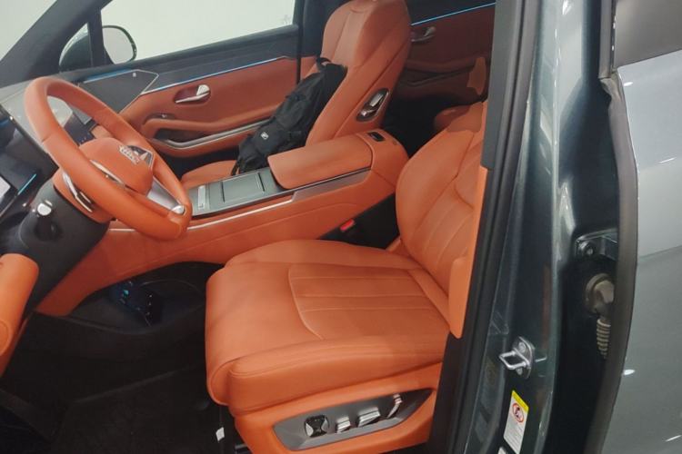 Used BYD Tang L 2025 DM 175KM Drone Player Edition Left Front Seat