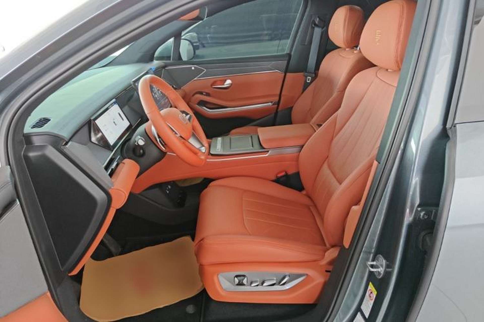 Used BYD Tang L 2025 DM 175KM Drone Player Edition Left Front Seat