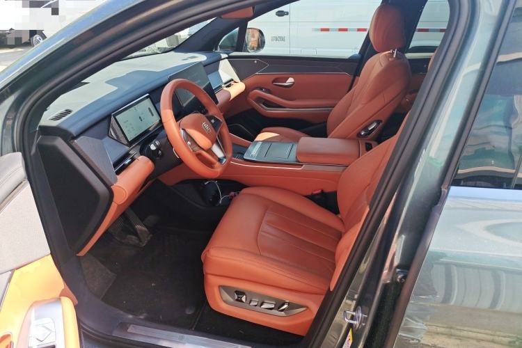 Used BYD Tang L 2025 DM 175KM Drone Player Edition Left Front Seat