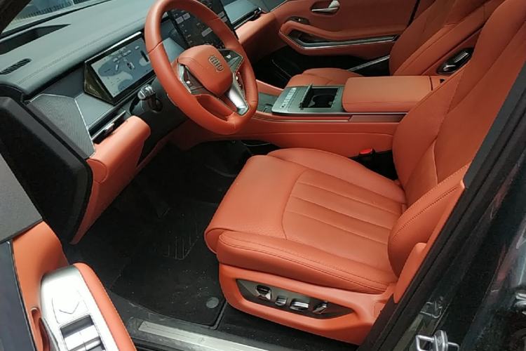 Used BYD Tang L 2025 DM 175KM Drone Player Edition Left Front Seat
