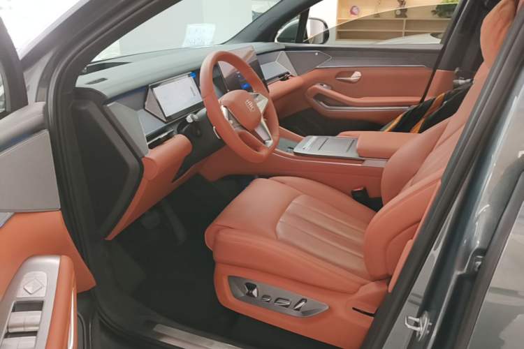 Used BYD Tang L 2025 EV 600KM All-Wheel-Drive LiDAR Flagship Model Left Front Seat