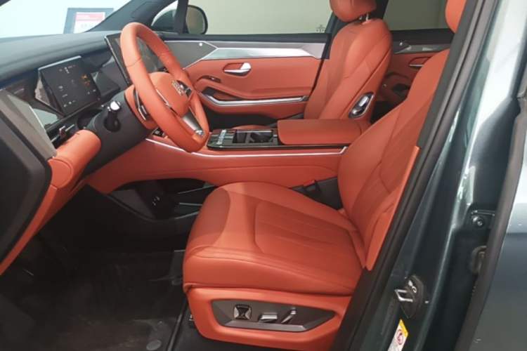 Used BYD Tang L 2025 EV with 670 km Range LiDAR and Premium Features Left Front Seat