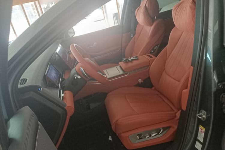 Used BYD Tang L 2025 DM 175KM Drone Player Edition Left Front Seat