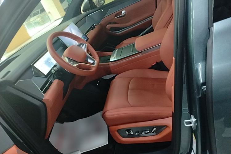 Used BYD Tang L 2025 DM 175KM Drone Player Edition Left Front Seat