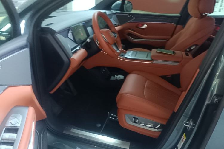 Used BYD Tang L 2025 DM 175KM Drone Player Edition Left Front Seat