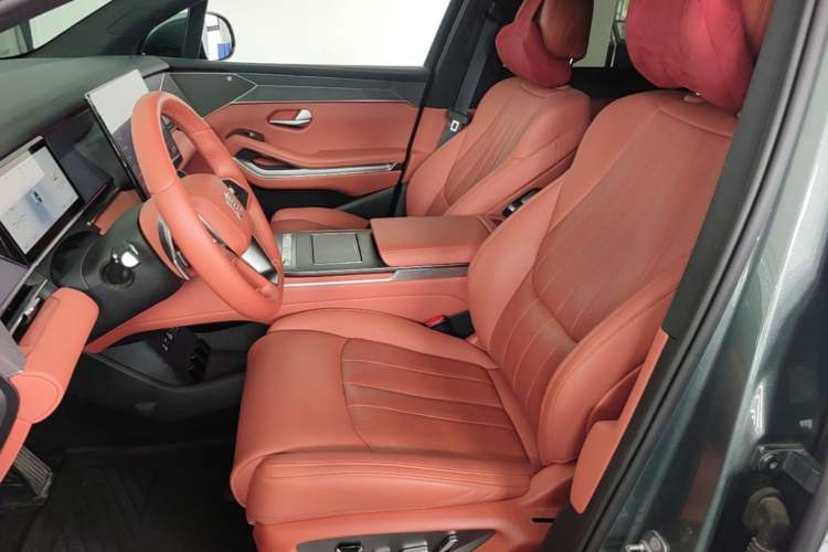 Used BYD Tang L 2025 DM 175KM Drone Player Edition Left Front Seat