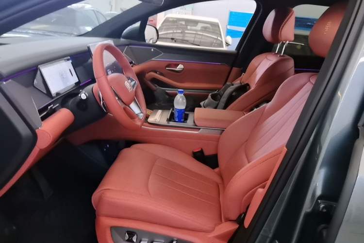 Used BYD Tang L 2025 DM 175KM Drone Player Edition Left Front Seat