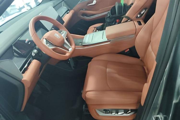 Used BYD Tang L 2025 DM 175KM Drone Player Edition Left Front Seat