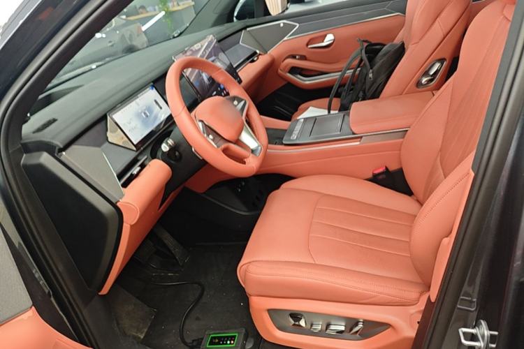 Used BYD Tang L 2025 DM 175KM Drone Player Edition Left Front Seat