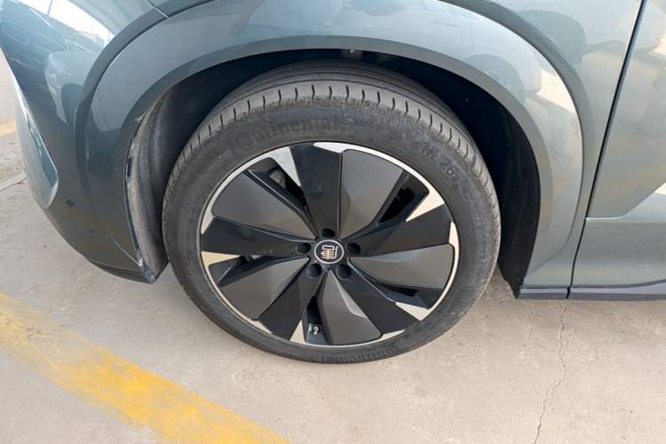 Used BYD Tang L 2025 DM 175KM Drone Player Edition Left Front Wheel Hub