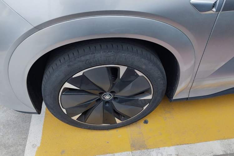 Used BYD Tang L 2025 EV 600KM All-Wheel-Drive LiDAR Flagship Model Left Front Wheel Hub