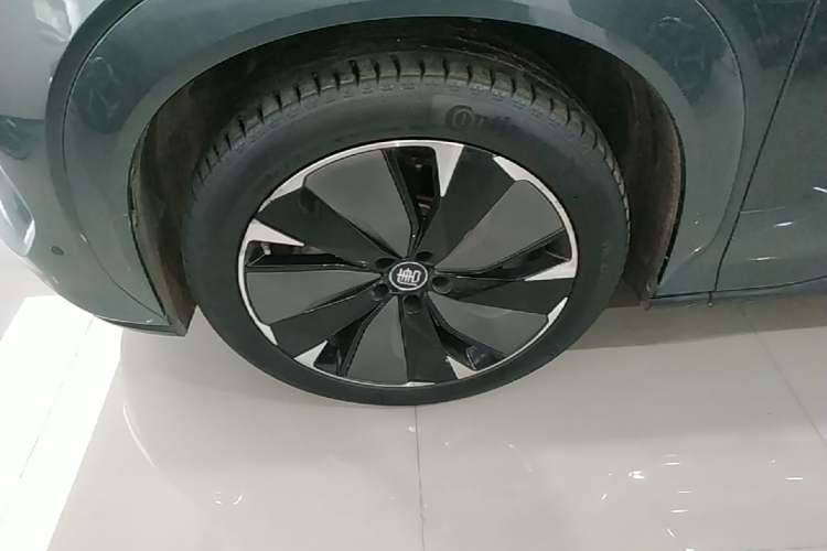 Used BYD Tang L 2025 EV 600KM All-Wheel-Drive LiDAR Flagship Model Left Front Wheel Hub