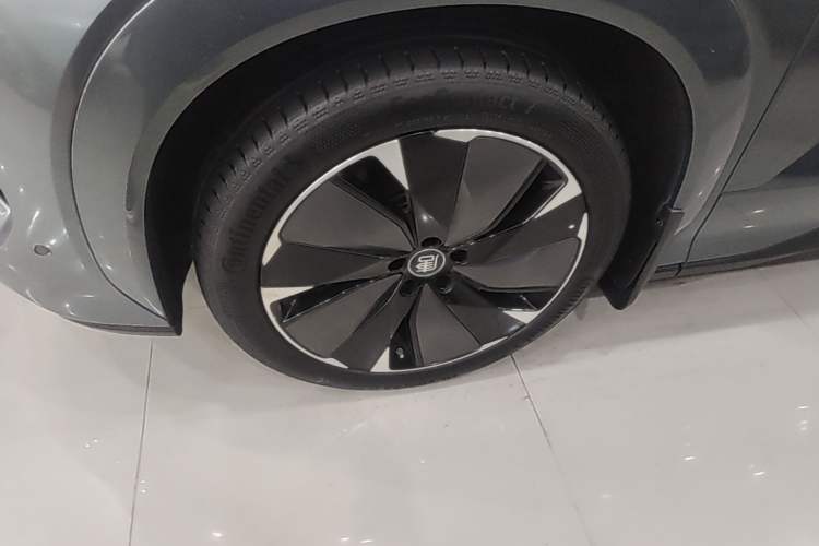 Used BYD Tang L 2025 EV 600KM All-Wheel-Drive LiDAR Flagship Model Left Front Wheel Hub