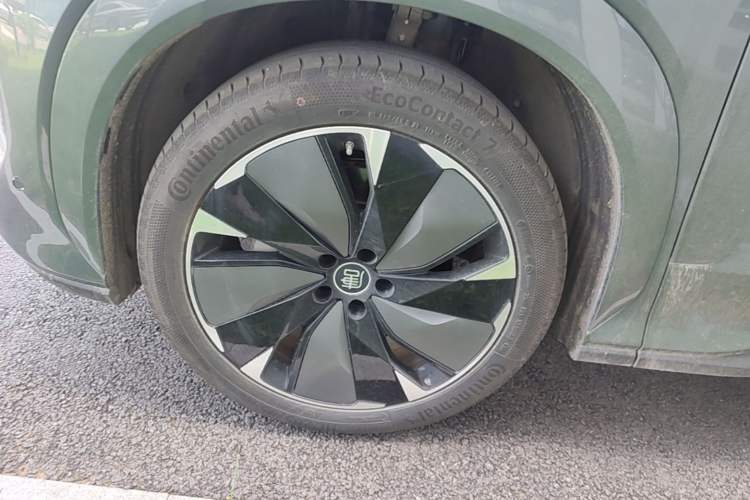 Used BYD Tang L 2025 DM 175KM Drone Player Edition Left Front Wheel Hub