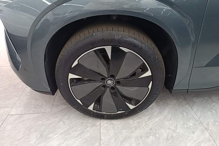 Used BYD Tang L 2025 DM 175KM Drone Player Edition Left Front Wheel Hub