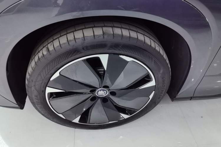 Used BYD Tang L 2025 DM 175KM Drone Player Edition Left Front Wheel Hub
