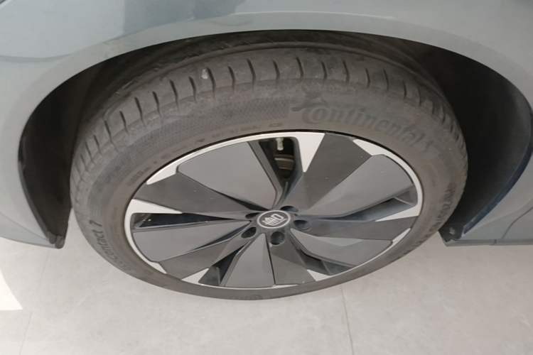 Used BYD Tang L 2025 EV 600KM All-Wheel-Drive LiDAR Flagship Model Left Front Wheel Hub