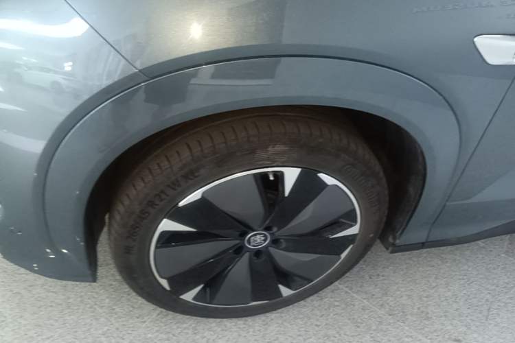 Used BYD Tang L 2025 DM 175KM Drone Player Edition Left Front Wheel Hub