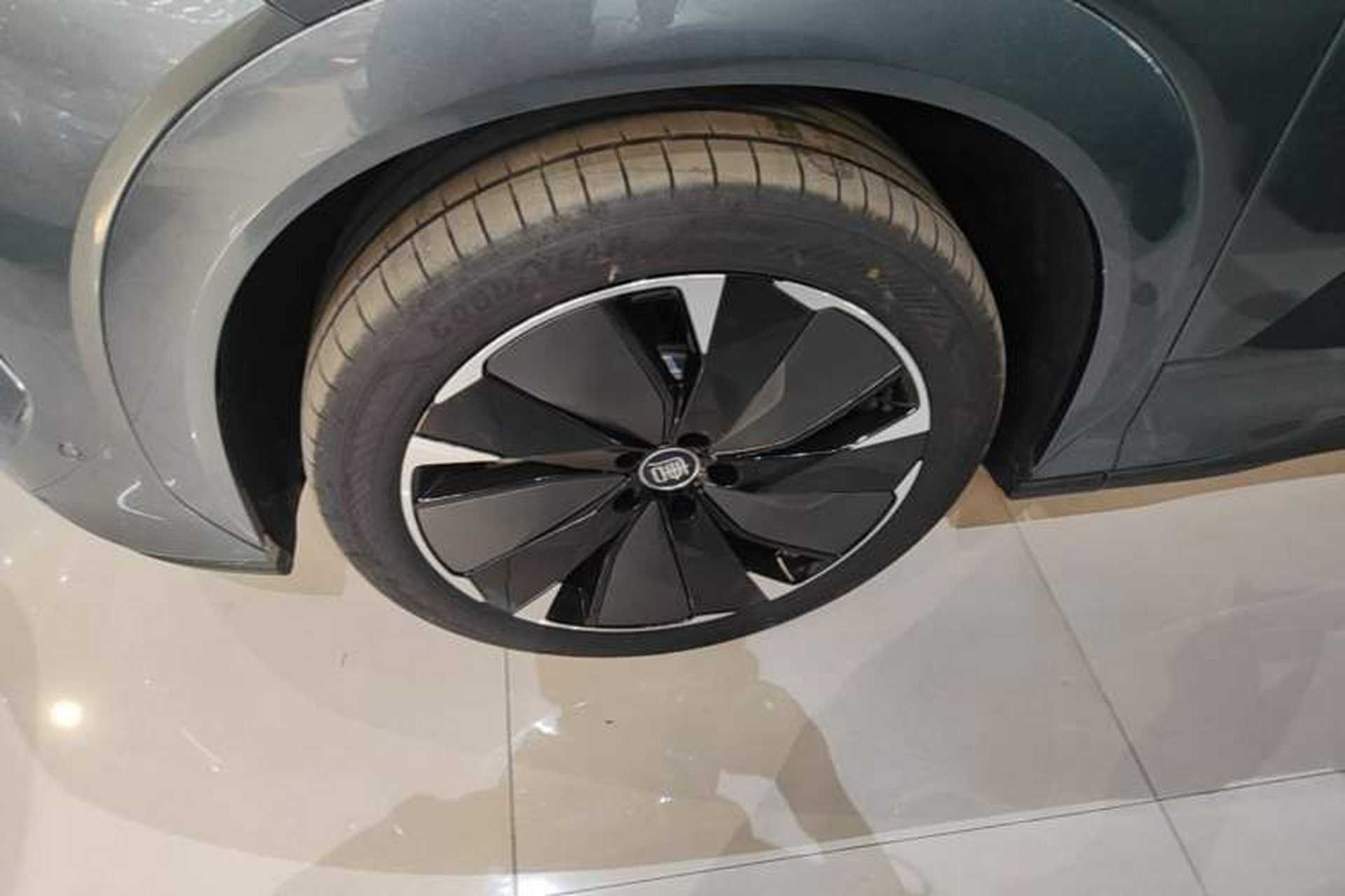 Used BYD Tang L 2025 DM 175KM Drone Player Edition Left Front Wheel Hub