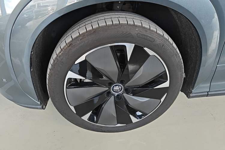 Used BYD Tang L 2025 DM 175KM Drone Player Edition Left Front Wheel Hub