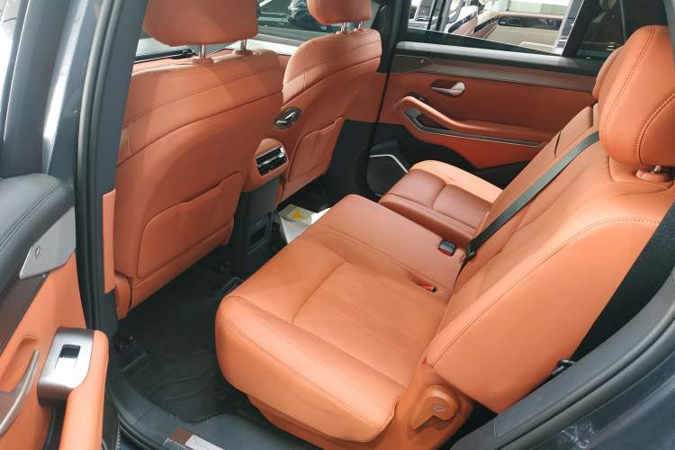 Used BYD Tang L 2025 EV with 670 km Range LiDAR and Premium Features Left Rear Seat