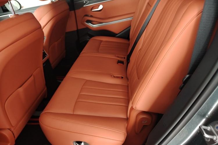Used BYD Tang L 2025 DM 175KM Drone Player Edition Left Rear Seat