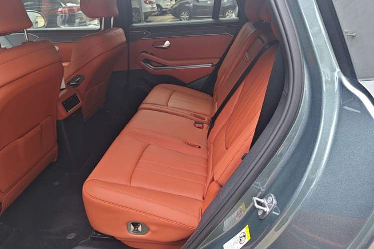 Used BYD Tang L 2025 DM 175KM Drone Player Edition Left Rear Seat