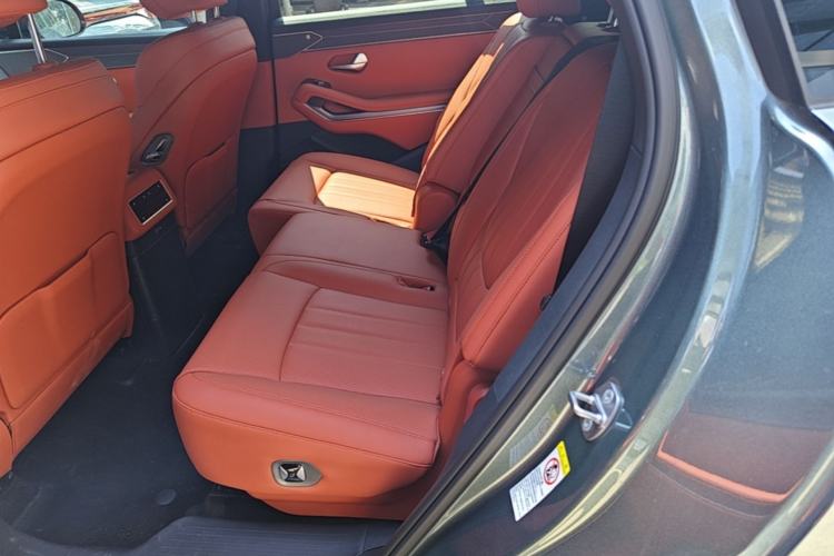 Used BYD Tang L 2025 DM 175KM Drone Player Edition Left Rear Seat