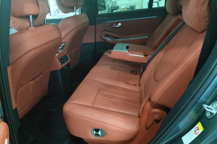 Used BYD Tang L 2025 DM 175KM Drone Player Edition Left Rear Seat