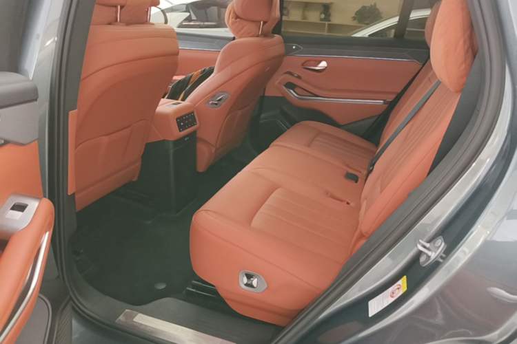 Used BYD Tang L 2025 EV 600KM All-Wheel-Drive LiDAR Flagship Model Left Rear Seat