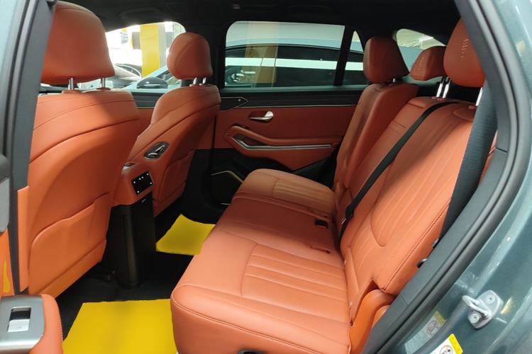 Used BYD Tang L 2025 DM 175KM Drone Player Edition Left Rear Seat